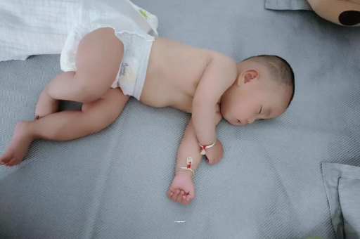 开平怀孕多久会显肚子
